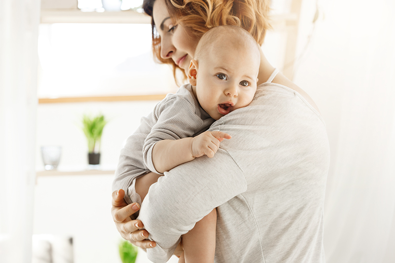 Baby und Schluckauf