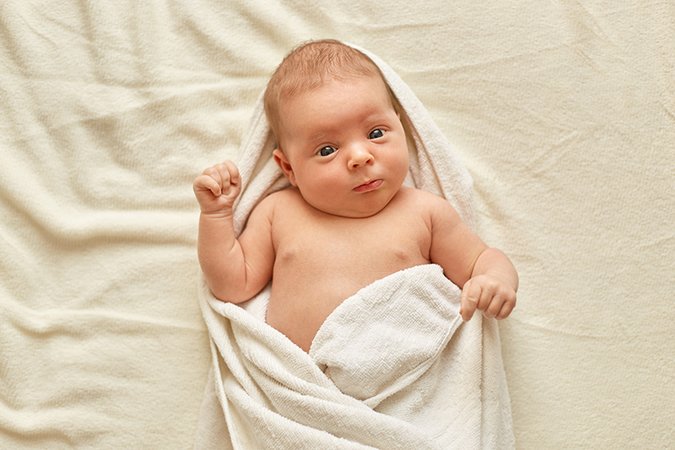 Babybaden: Wie oft, wann und womit sollte man ein Neugeborenes baden?