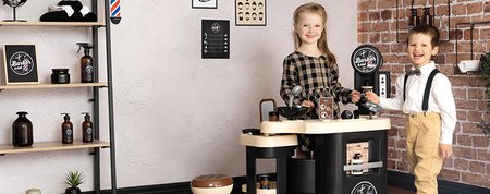 Von den Kindern werden Barber: Willkommen in dem Friseurreich von Barber Cut & Barber Shop