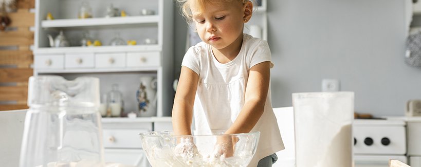 Wie können Kinder in der Küche helfen?