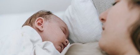 5 Tipps vom Kinderarzt: Wie bringt man ein Baby ohne unnötige Tränen zum Einschlafen?